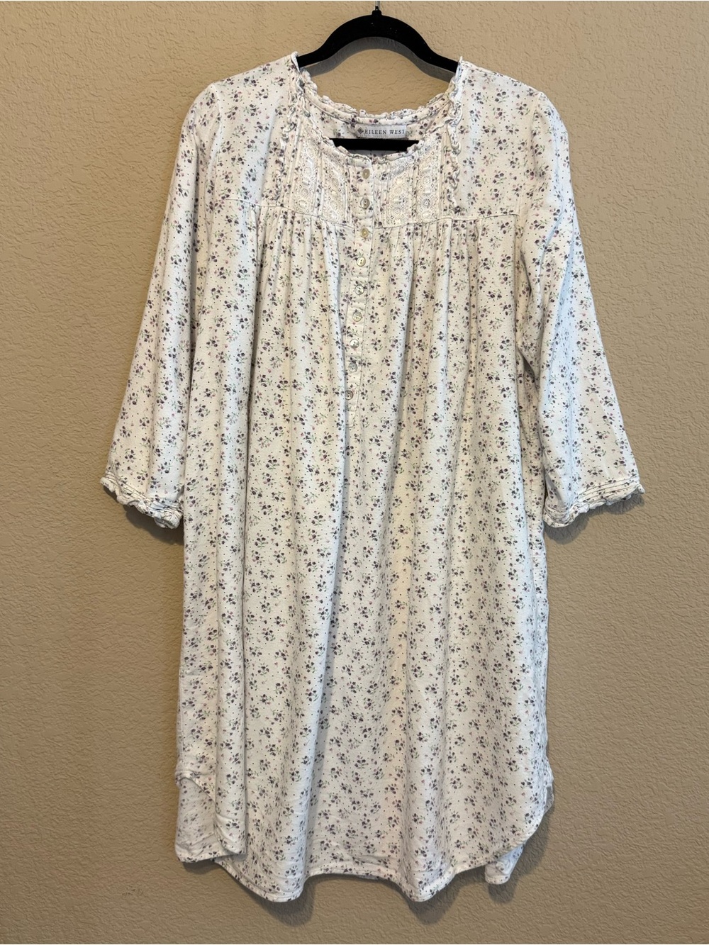 Eileen West Nightgown Cotton blend Flannel White Purple Floral Sz M night shirt